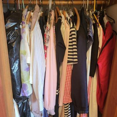 89 closet of womens clothing