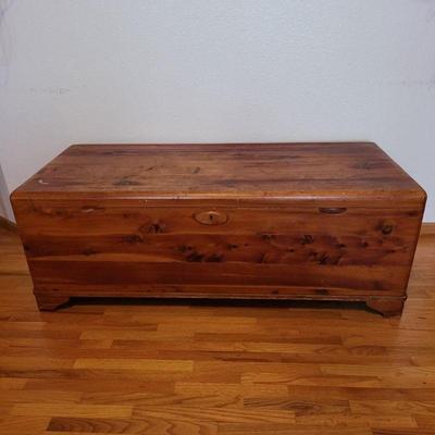 98 1920s blanket or hope red cedar chest