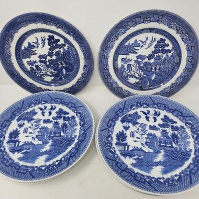 Blue Willow Dinner Plates