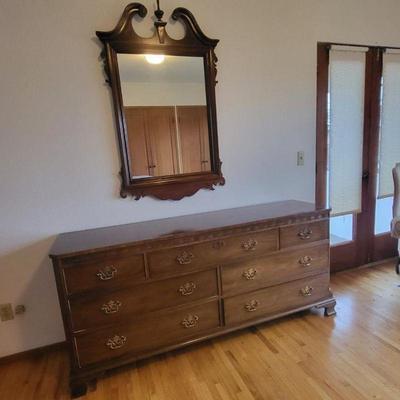 85 baker furniture long 7 drawer dresser mirror