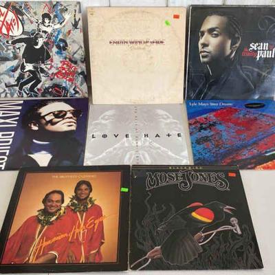 MCM010 Vintage Vinyl Records - Earth Wind & Fire, Hall & Oates, Mose Jones & More