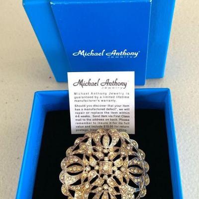MCM020 Vintage Michael Anthony Jewelry Gold Tone Brooch with Faceted Clear Crystals