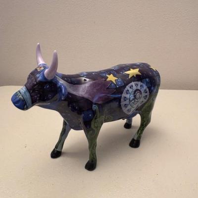 Cow parade figurine