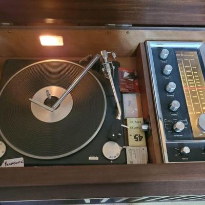 Vinyl player