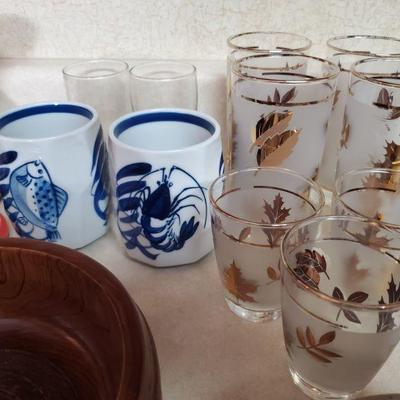 Gold-leaf glassware Set
Blue & White Japanese teacups 