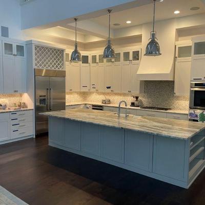 Complete kitchen available for sale. 