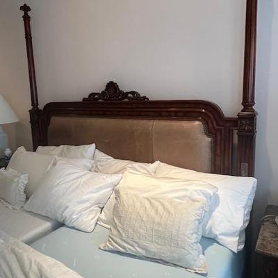 Four Poster king bed with electric mattresses