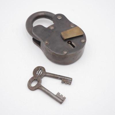 Vintage Solid Metal Padlock & Keys
