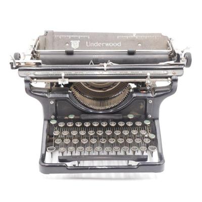 Antique 1923 Underwood Typewriter
