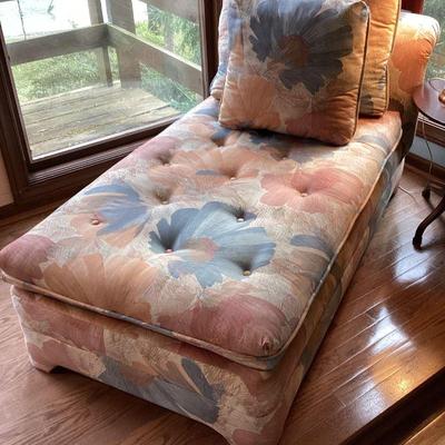 Floral lounger