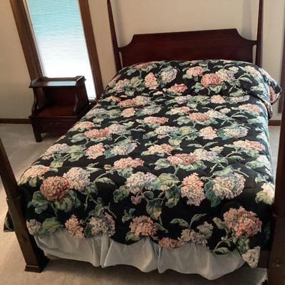 Full size canopy bed