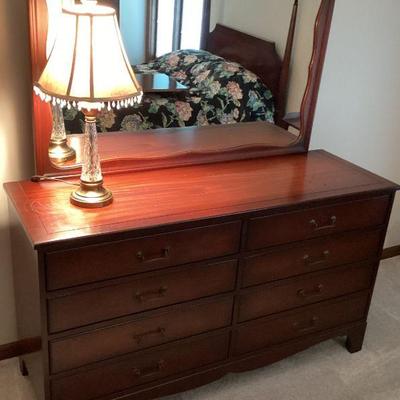 6 drawer desser with mirror