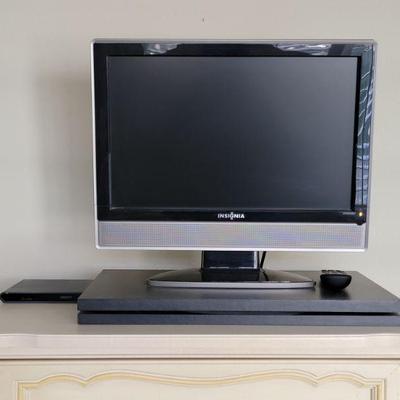 Insignia LCD 19" TV with remote, TV swivel base
