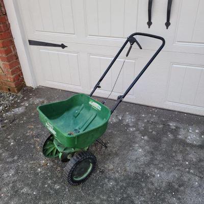 Salt/Fertilizer spreader.