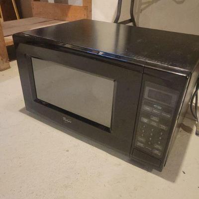 Sale Photo Thumbnail #39: Whirlpool 22" wide microwave 
$30