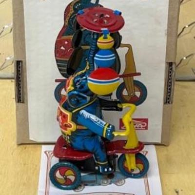 Paya Tin Wind Up Circus Elephant Toy With Original Box And Paperwork 
