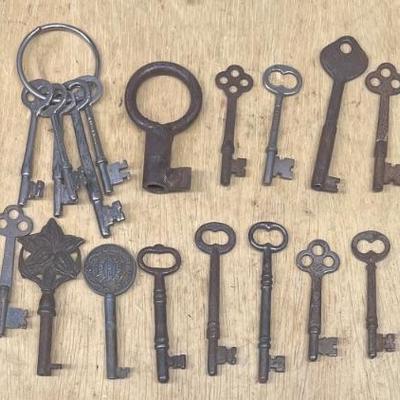 Vintage And Antique Skeleton Keys