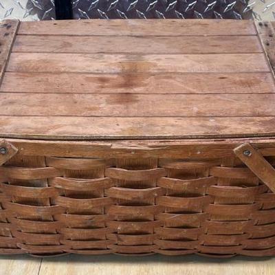 1950's Double Handled Picnic Basket With Melamine Cups And Plates (as Is)