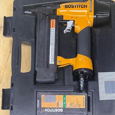 Bostitch BT200 18 Ga. Pneumatic Brad Nailer With Case, Manual, And Pack Of 1000 Nails