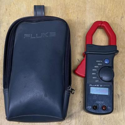 Fluke 30 Clamp Meter With Case 