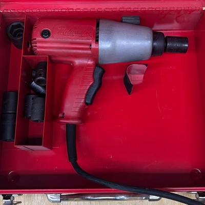 Milwaukee Heavy-duty Corded 1/2" Impact Wrench No. 9065 With Metal Case And Sockets