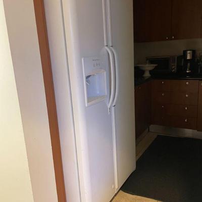 Refridgerator