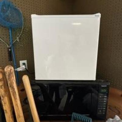 Mini Refrigerator $30