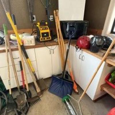 Snow Shovels 