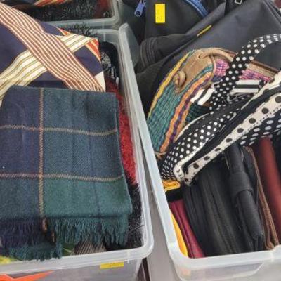 Wallets & scarves