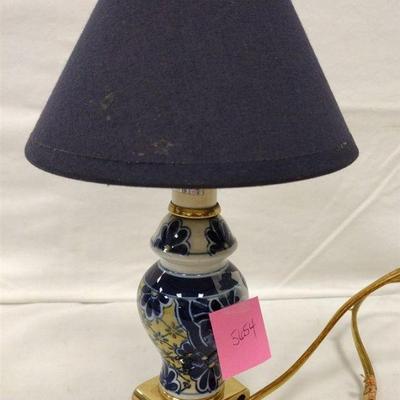 SMALL CHINESE STYLE TABLE LAMP