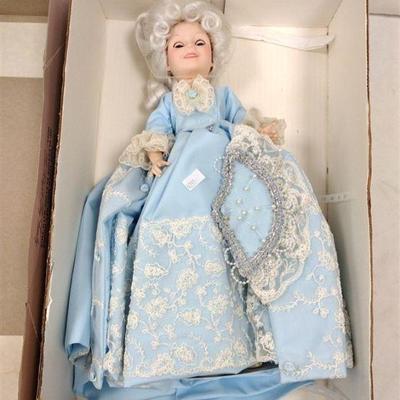 ROYAL MASTER PIECE REVA DOLL