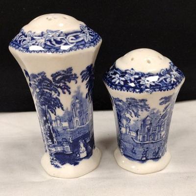 MASON'S ANTIQUE SALT & PEPPER SHAKERS