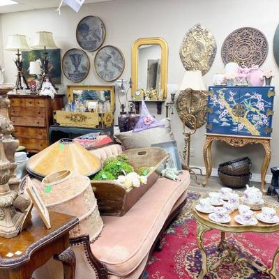 Front studio full of gracie reed designs