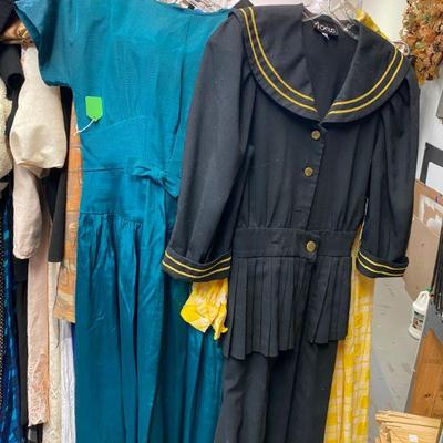 Vintage and Boutique women clothing by Cinq, Cabi, Coldwater Creek, Curio, Fashion Nova, Aria,