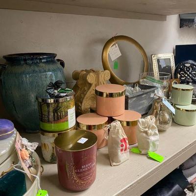 Assorted decoratives throughout shop