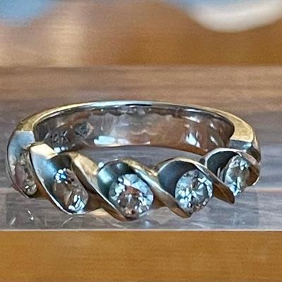 Vintage 14K White Gold & Diamond Bone Set 5 Diamond Band Size 7 Total Weight 6.13 Grams 