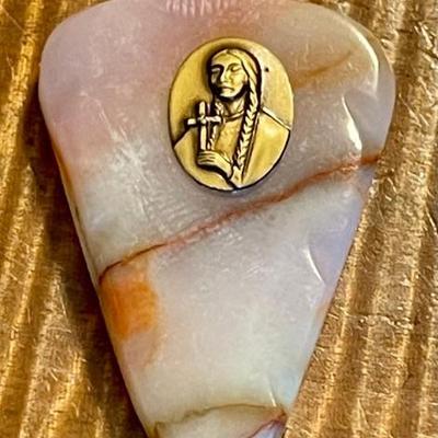 Vintage Agate Arrow Head St Kateri Tekakwitha Mohawk Brass Christian 2 Inch Pendant 