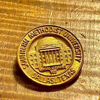 Vintage 10K Gold Northern Methodist University Pin - 4.03 Grams 
