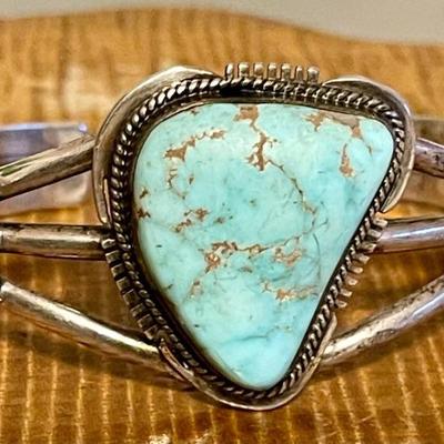Gorgeous Vintage J Nelson Navajo Turquoise & Sterling Silver Cuff Bracelet - Weight - 33.90 Grams 