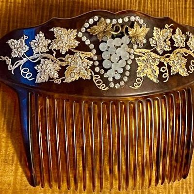 Stunning Antique Victorian Hair Comp With 22K Gold Inlay And Jade Tone Grape