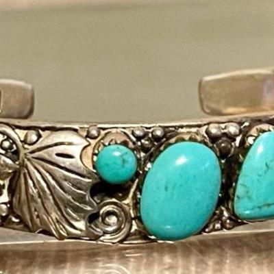 Vintage Navajo Sterling Silver Cuff Bracelet With Turquoise - Total Weight 40.56 Grams 
