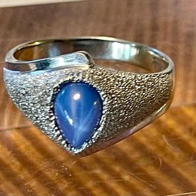 Vintage 14k White Gold And Blue Star Sapphire Ring Resco Size 11 Total Weight 5.9 Grams