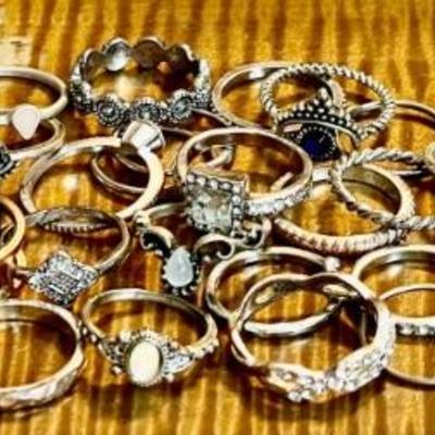 Assorted Costume Gold Tone & Silver Tone Rings 