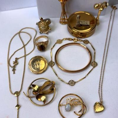 A mix of gold tone pieces