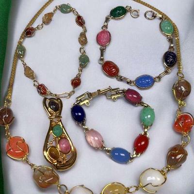 Cabachon wrapped stone jewelry