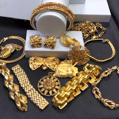 Gold tone jewelry