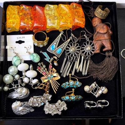 Mixed lot of jewelry