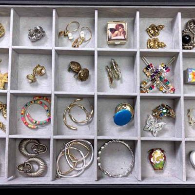 Mixed jewelry to use or repurpose