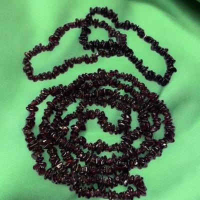 Garnet onyx chip bead strands