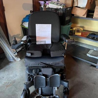 WHEELCHAIR FRONT VIIEW